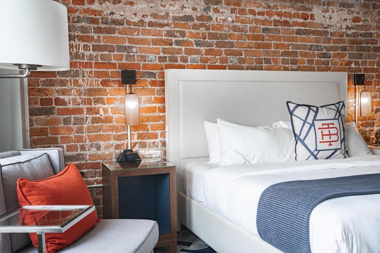 The Bristol Hotel Экстерьер фото