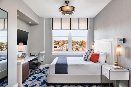 The Bristol Hotel Экстерьер фото