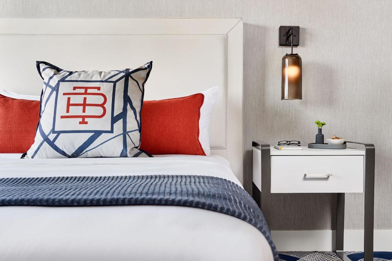 The Bristol Hotel Экстерьер фото